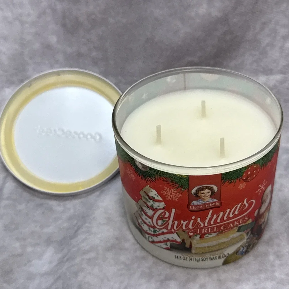 Goose Creek Little Debbie Christmas Tree‎ Cakes Candle 14.5 oz 3-Wick Soy
